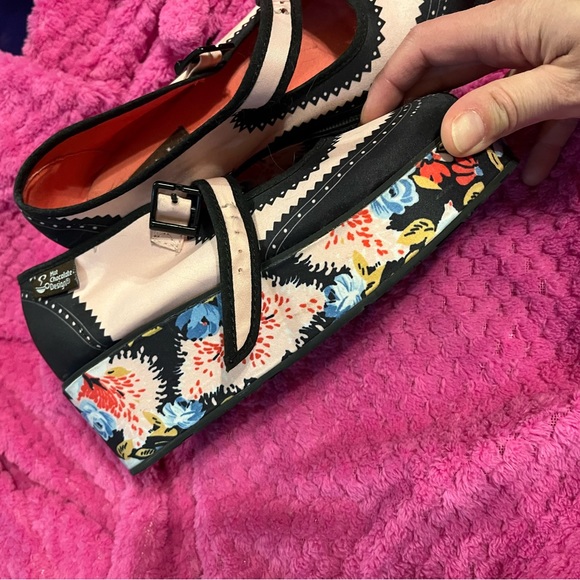 **SNEAK PEEK** Hot Chocolate Design shoes. - Picture 5 of 9